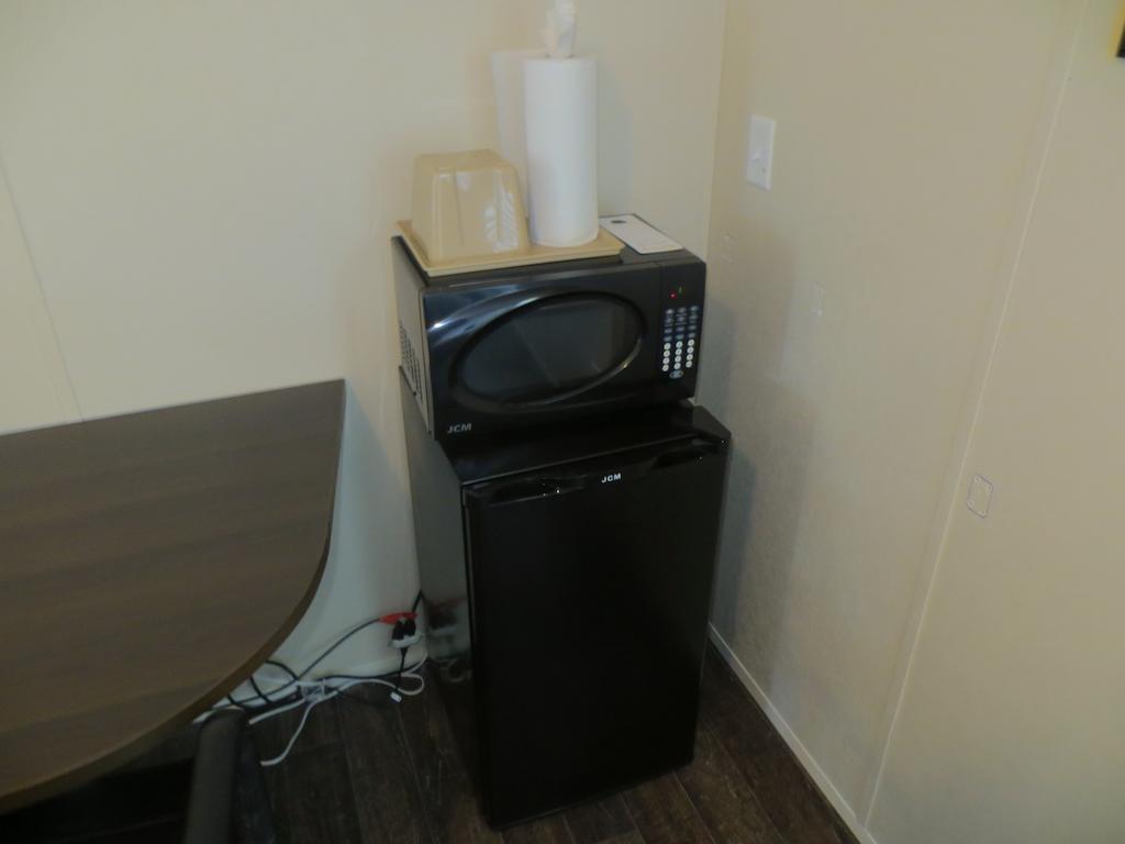Shale Lodging Hobbs Room photo